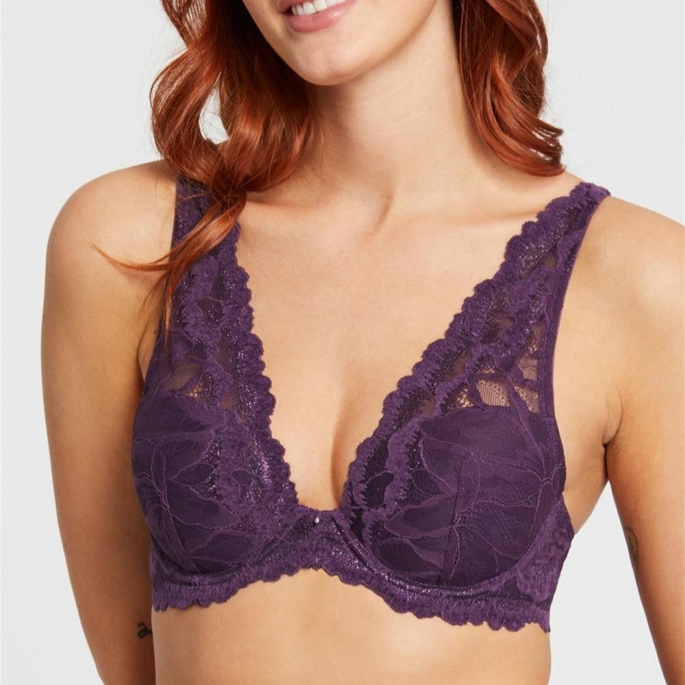 Matching Set - 36D Dark Purple Royale Plunge Bra - M Lace Panty - Montelle